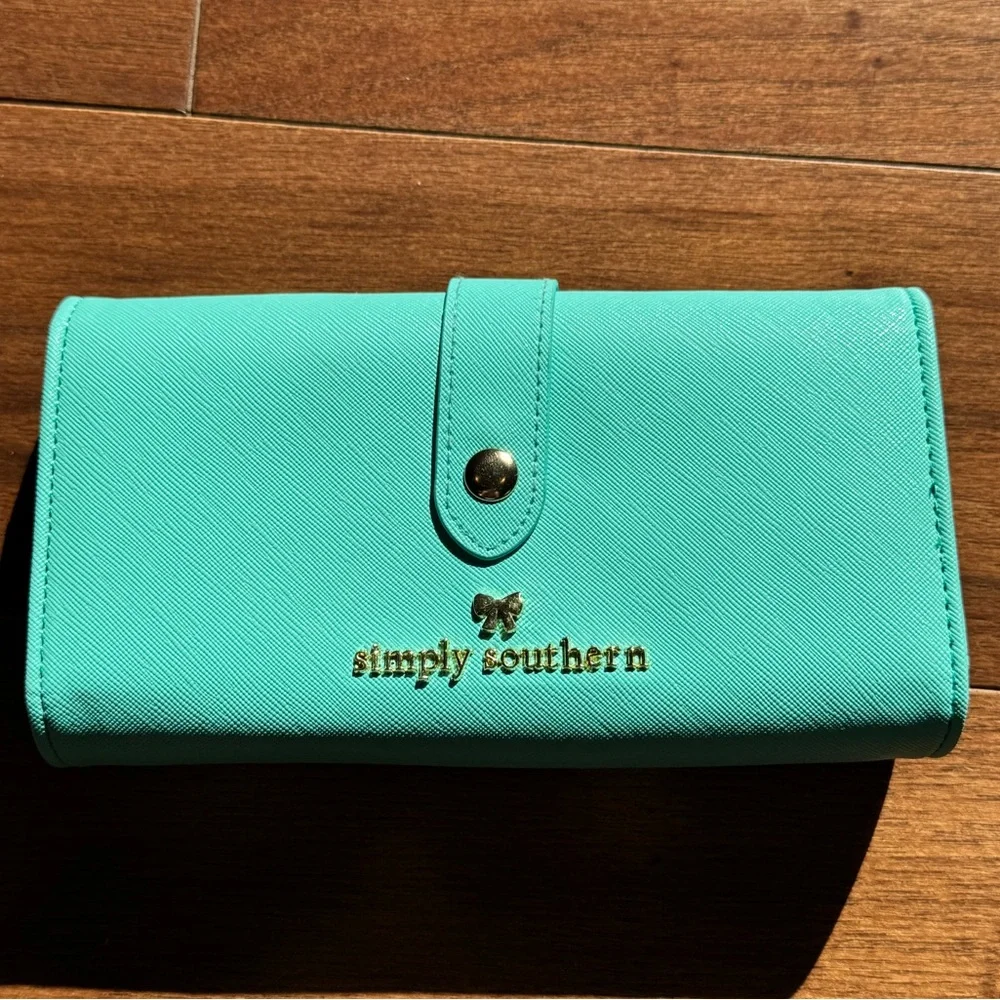 NWOT SIMPLY SOUTHERN Aqua Wallet